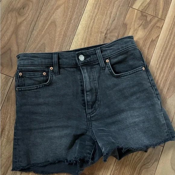 Denim Forum Romy Short - Picture 2 of 4